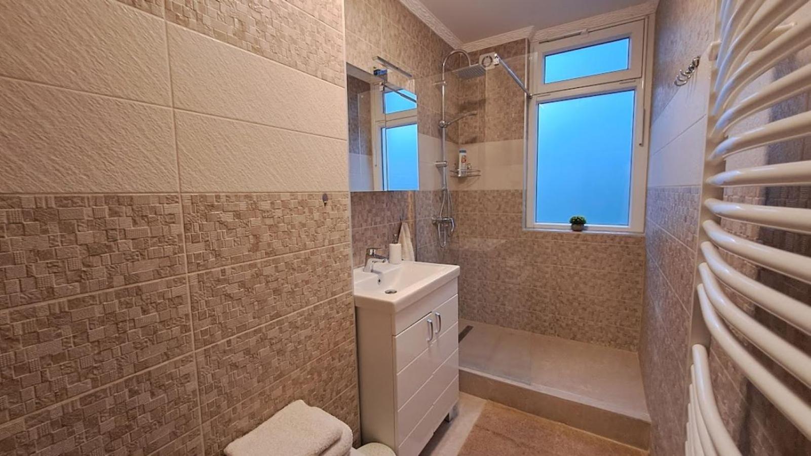 Szilfak City Apartman Hajdúszoboszló 外观 照片